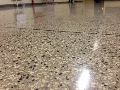 Polimento de piso granilite