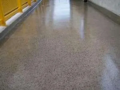 Polimento em piso granilite mg